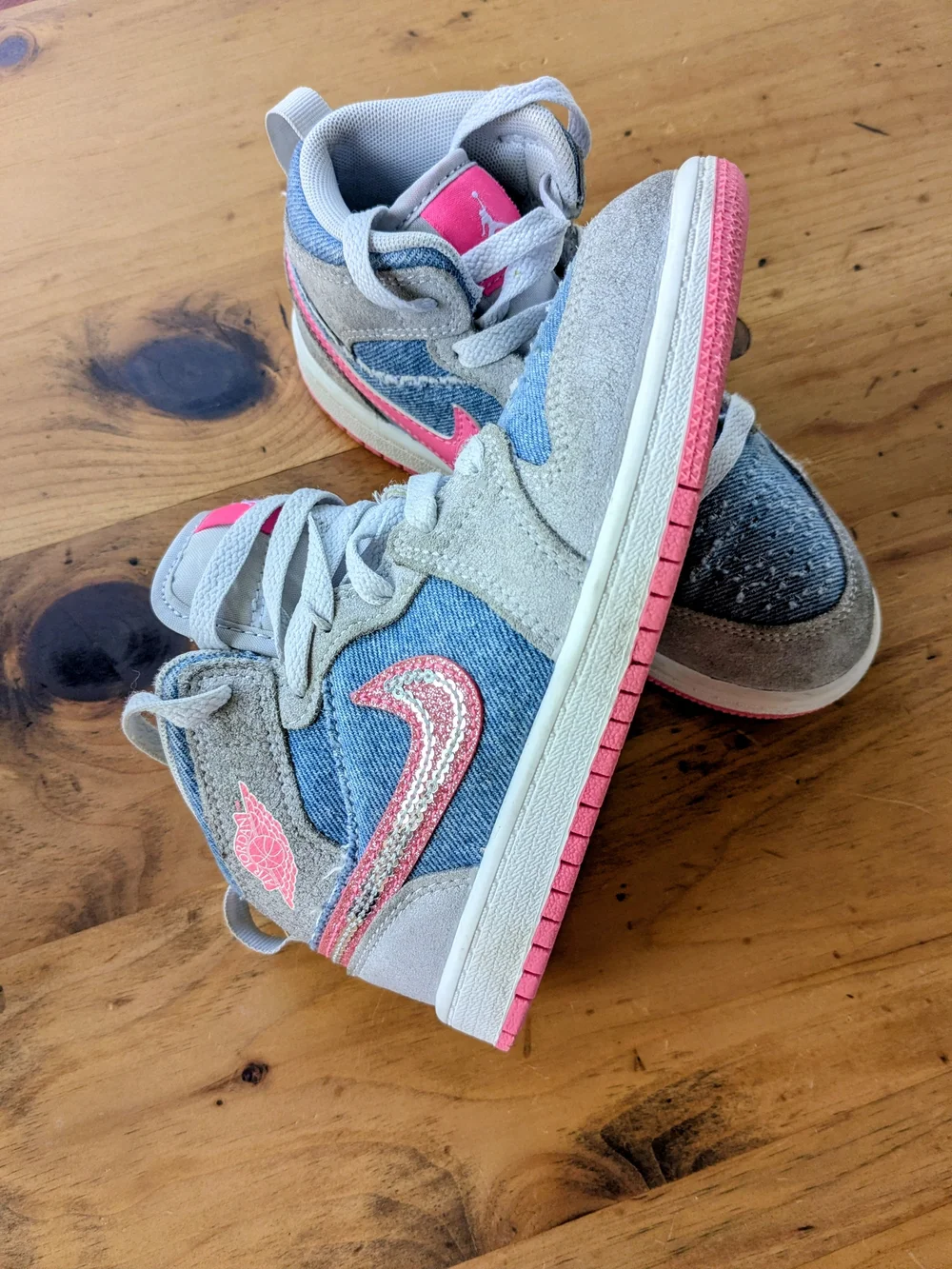 Jordan 1 Mid SE Denim Sequin in 